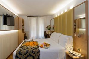 UNAHOTELS Ala Venezia - Adults only +16 | Venice | Best price is right here