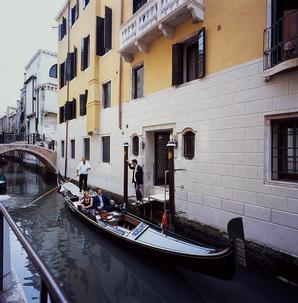 Hotel Ala  | Venice | gondola and buildings