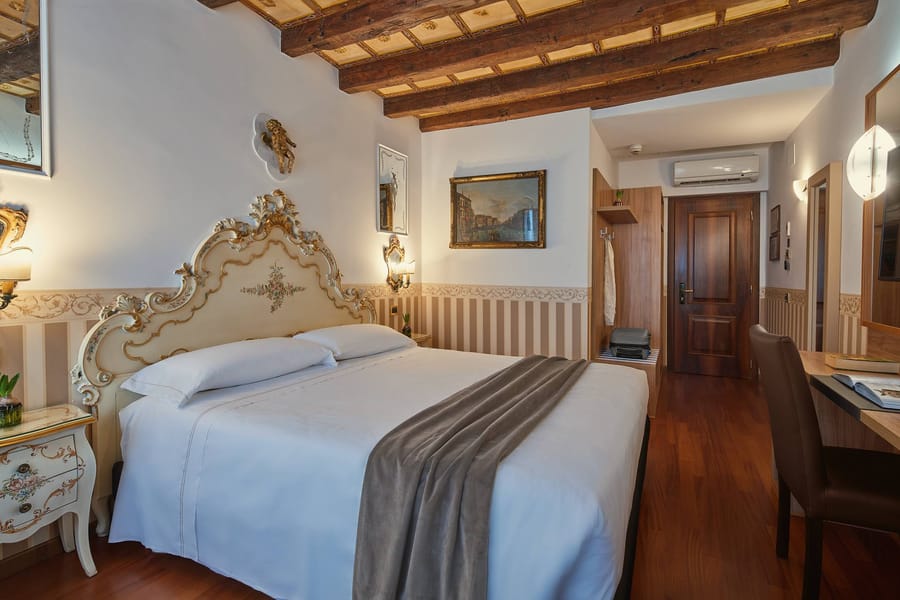 Deluxe Camere Hotel Ala Venezia 04